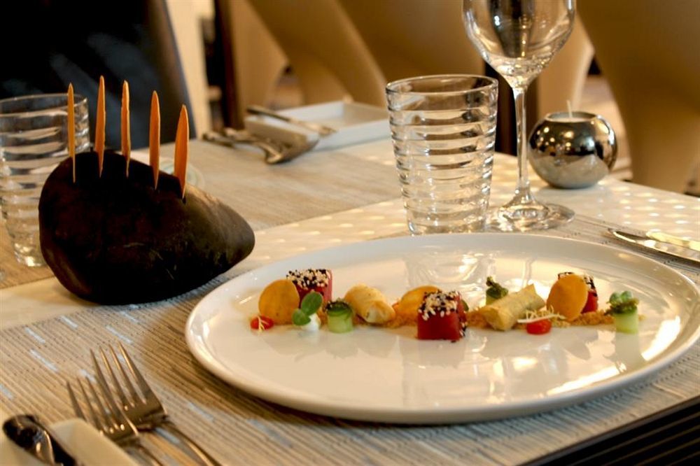 Hotel & Appartementen Royal Sas van Gent ภายนอก รูปภาพ