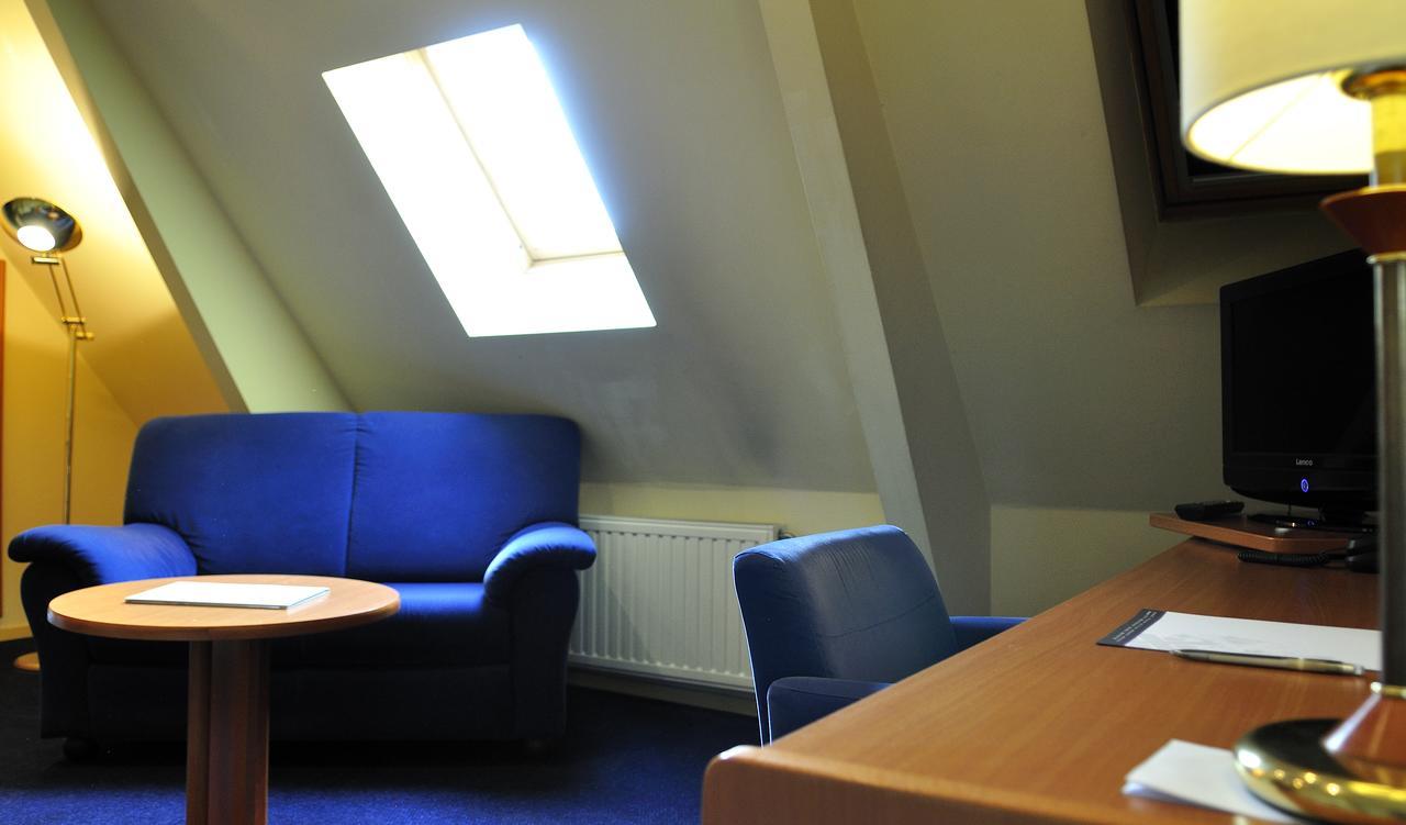 Hotel & Appartementen Royal Sas van Gent ภายนอก รูปภาพ